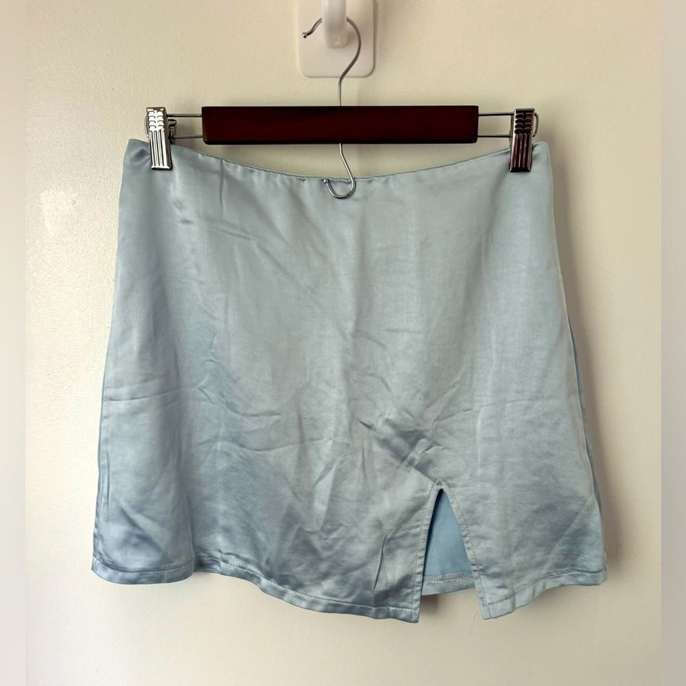 Just Quella Women’s Satin Metallic Powder / Baby Blue Mini Skirt NEW Size Small